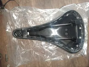 Rivet Slim Saddle