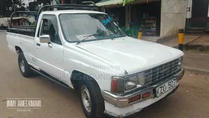 Toyota Hilux 1996 White