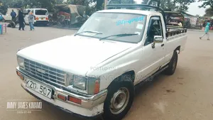 Toyota Hilux 1996 White