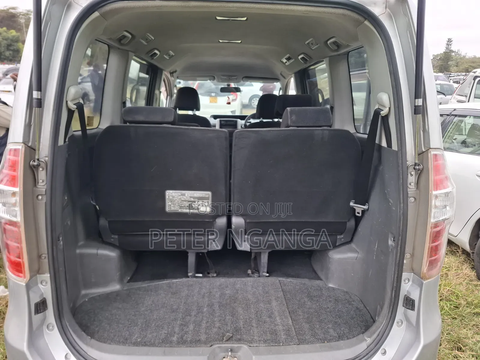 Toyota Noah 2009 Silver