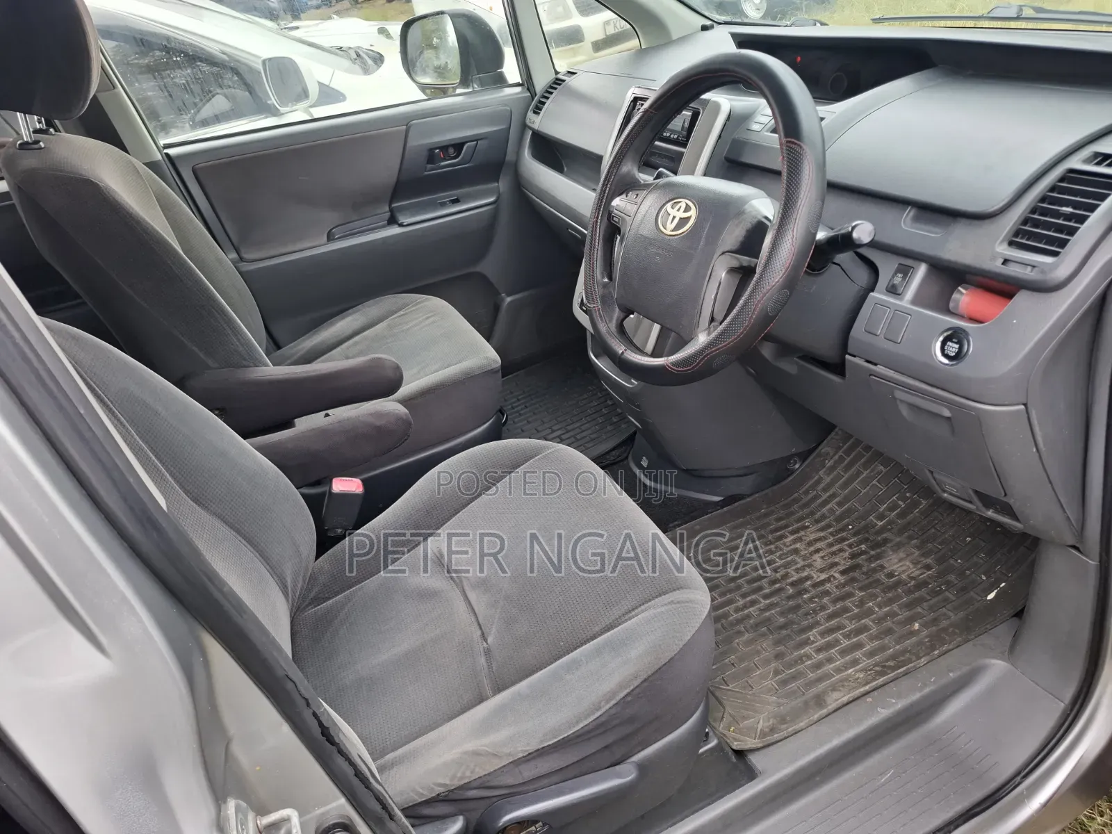 Toyota Noah 2009 Silver