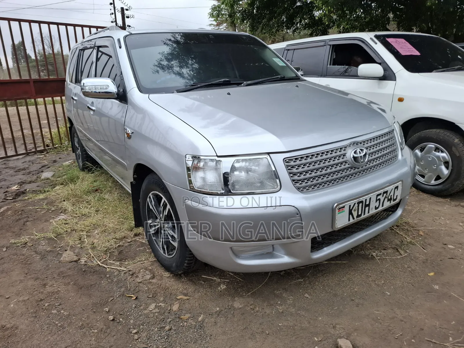 Toyota Succeed SV Premium 2014 Silver