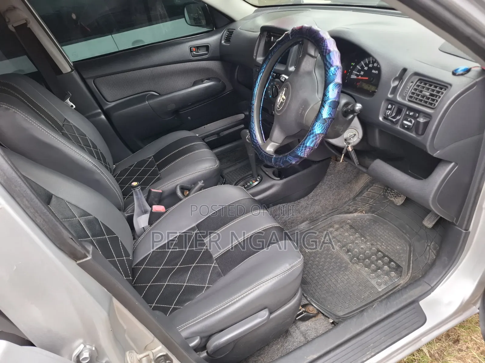 Toyota Succeed SV Premium 2014 Silver