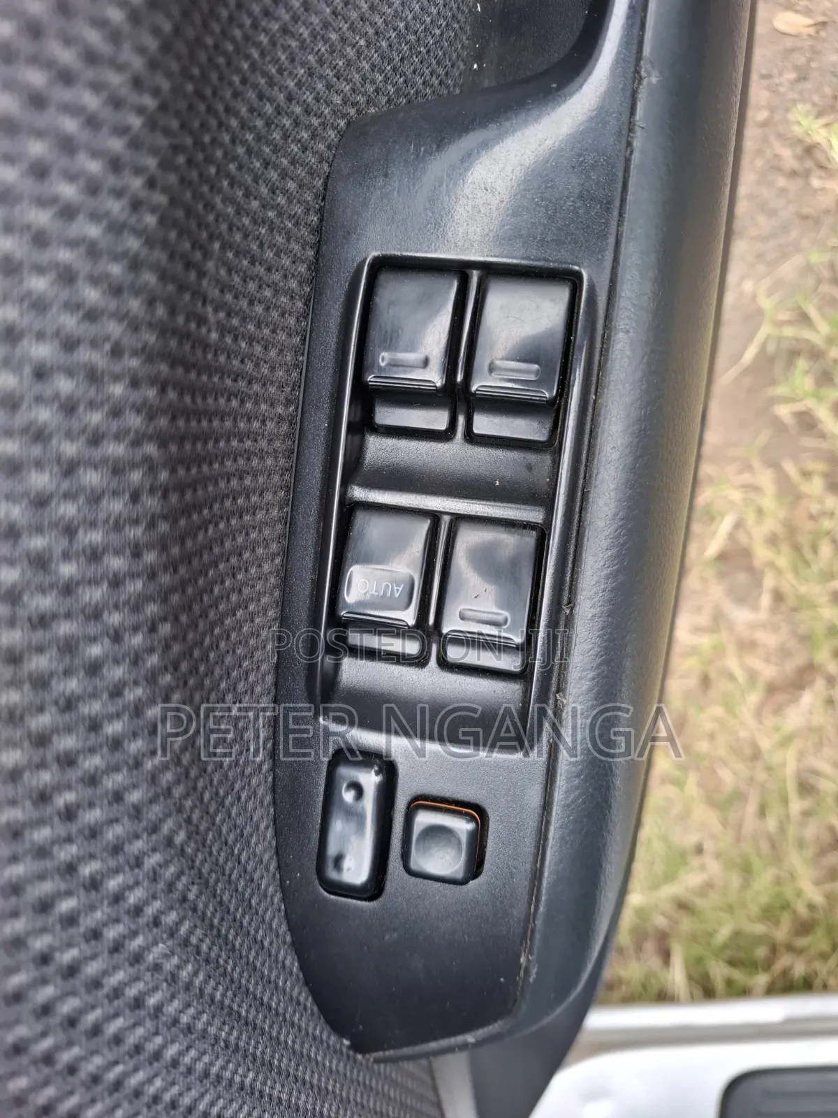 Toyota Succeed SV Premium 2014 Silver