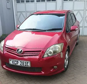 Toyota Auris 2010 Red