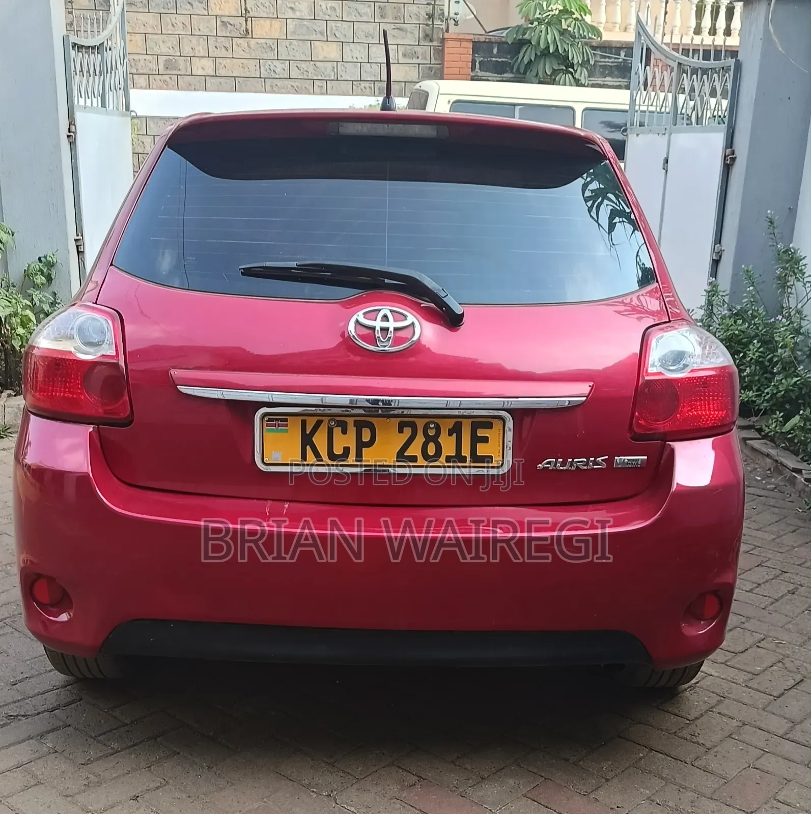 Toyota Auris 2010 Red
