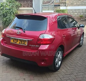 Toyota Auris 2010 Red