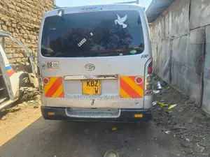 Toyota HiAce 2007 Silver