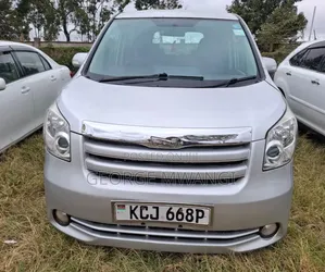 Toyota Noah 2009 Silver