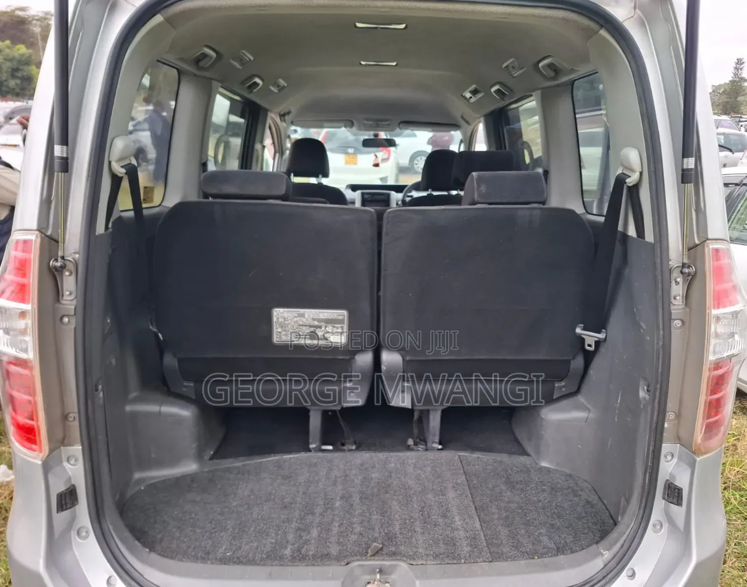 Toyota Noah 2009 Silver