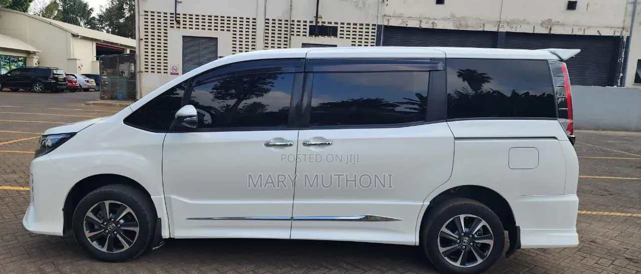 Toyota Noah 2018 White