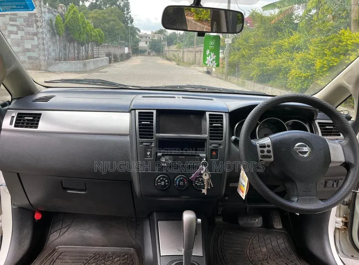 Nissan Tiida 2006 White