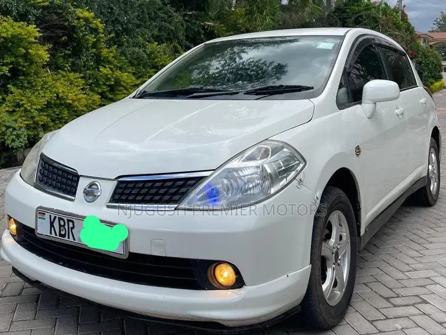 Nissan Tiida 2006 White