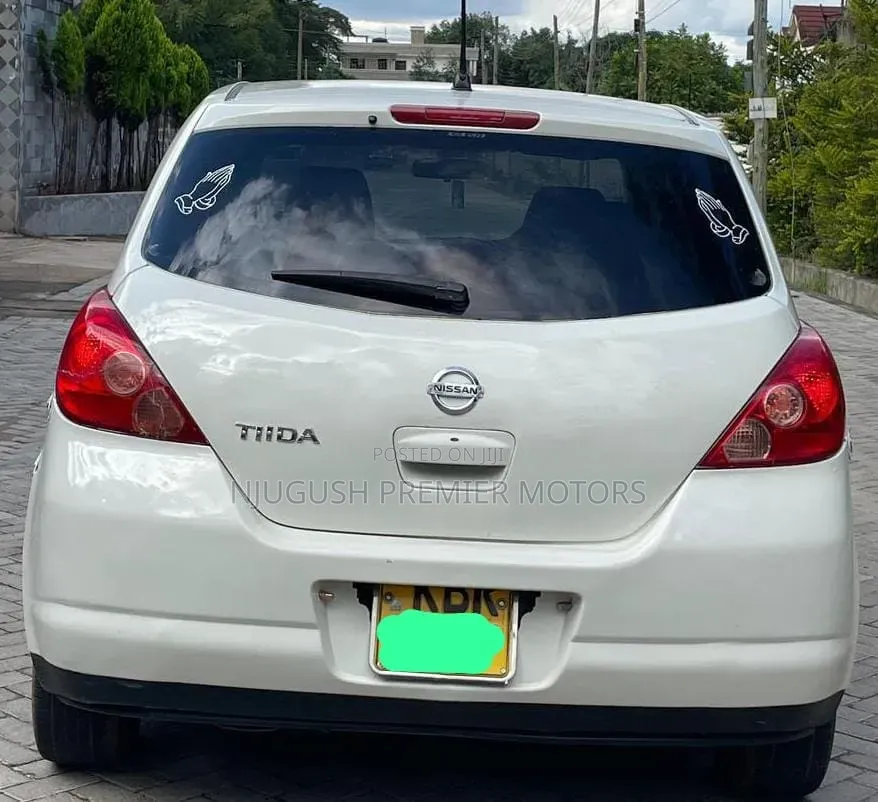 Nissan Tiida 2006 White