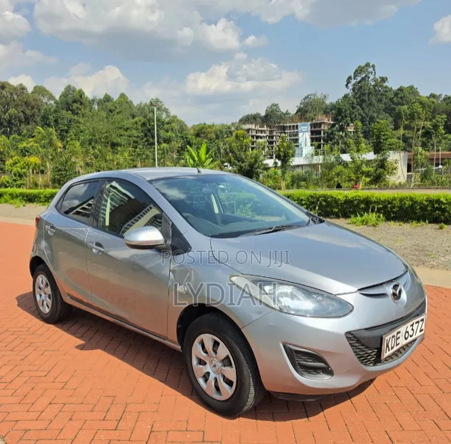 Mazda Demio 2015 Silver