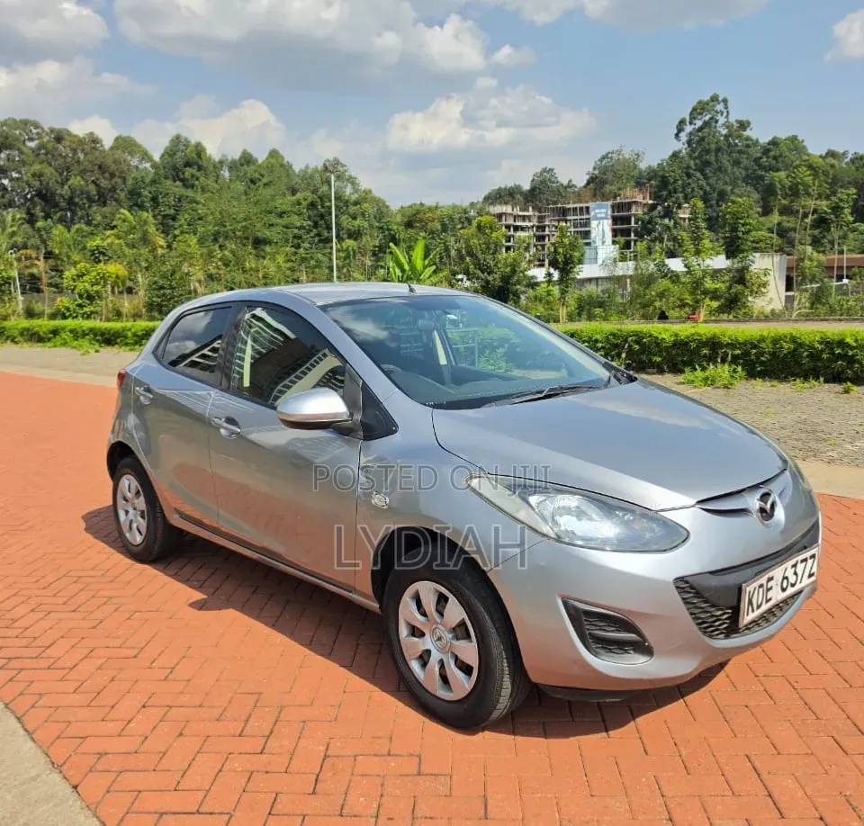 Mazda Demio 2015 Silver