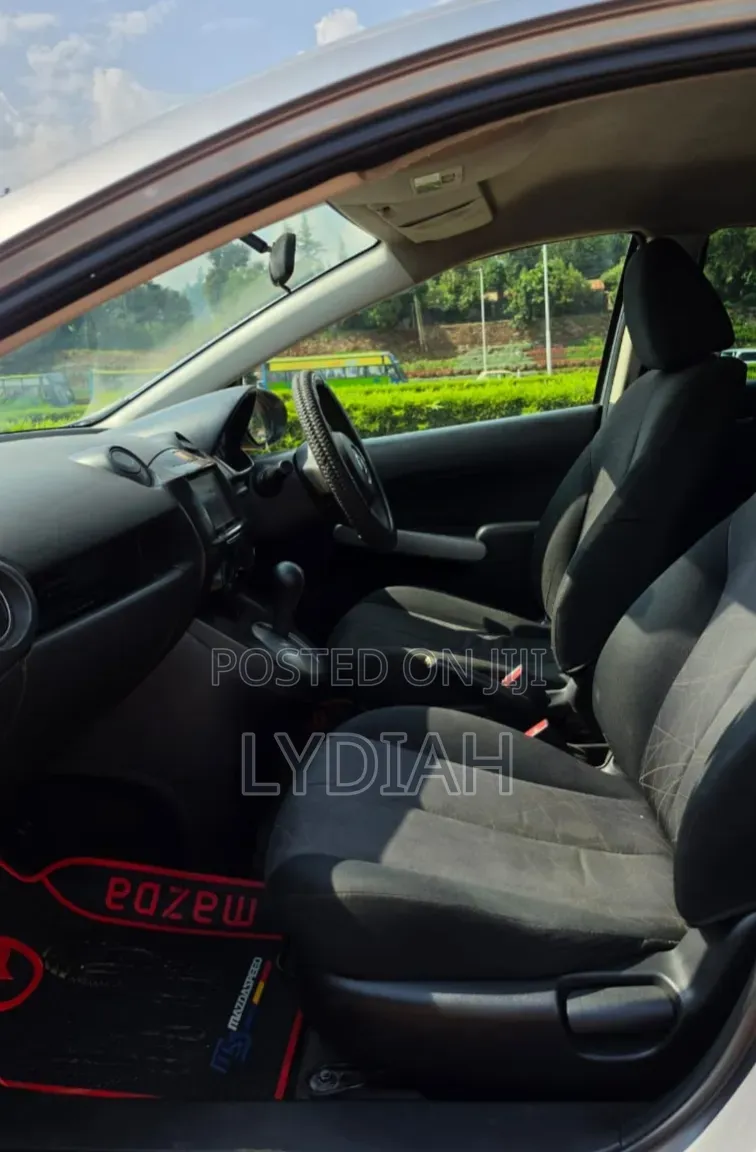 Mazda Demio 2015 Silver