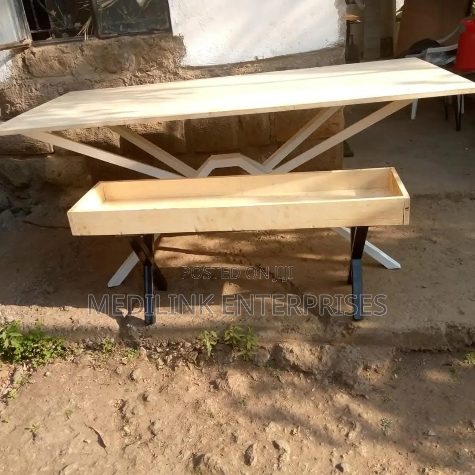 Customized Modern Artistic Serve Tables