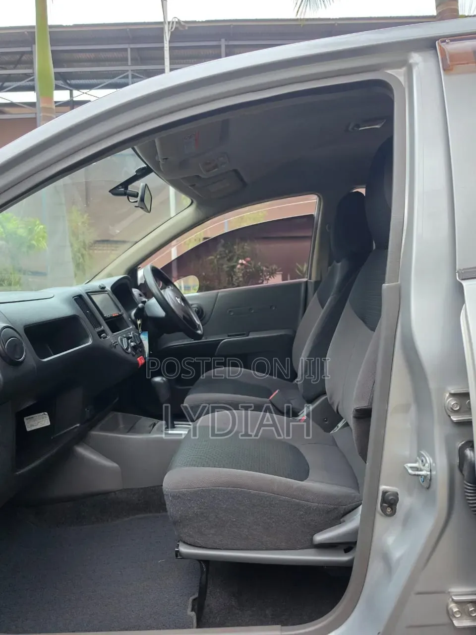 Nissan Advan 2015 Silver
