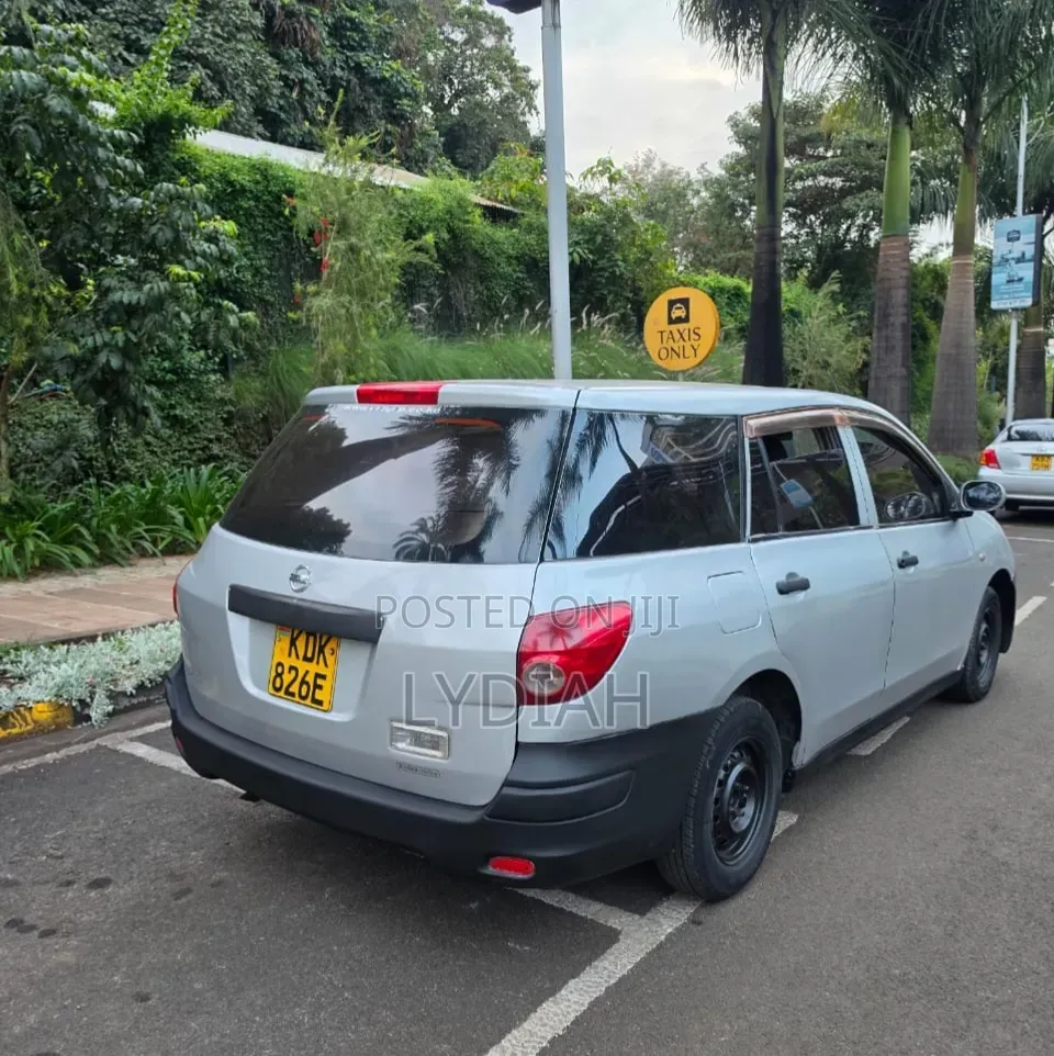 Nissan Advan 2015 Silver