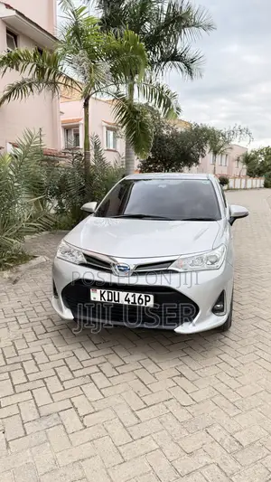 Toyota Corolla Fielder 1.5 Hybrid FWD 2018 Silver
