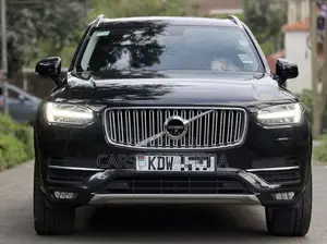 Volvo XC90 T5 Momentum AWD 2019 Black