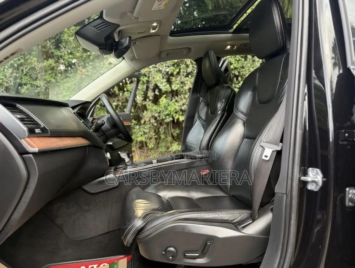 Volvo XC90 T5 Momentum AWD 2019 Black