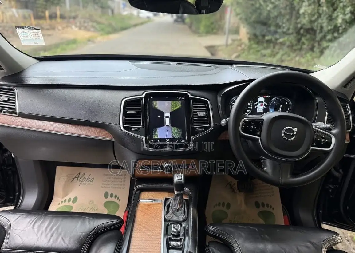 Volvo XC90 T5 Momentum AWD 2019 Black