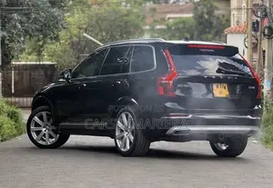 Volvo XC90 T5 Momentum AWD 2019 Black