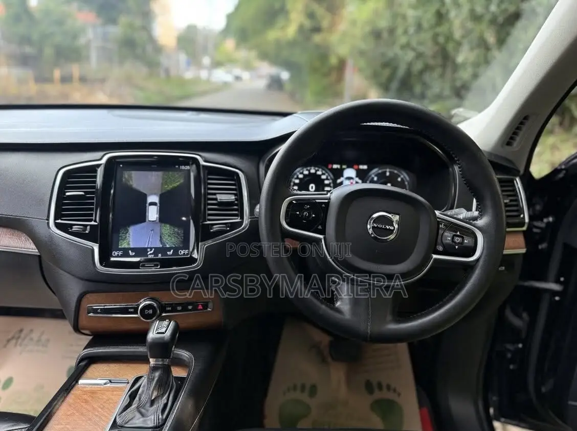 Volvo XC90 T5 Momentum AWD 2019 Black