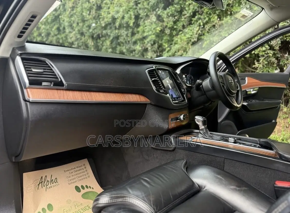 Volvo XC90 T5 Momentum AWD 2019 Black