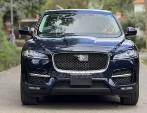 Jaguar F-Pace 2019 Blue