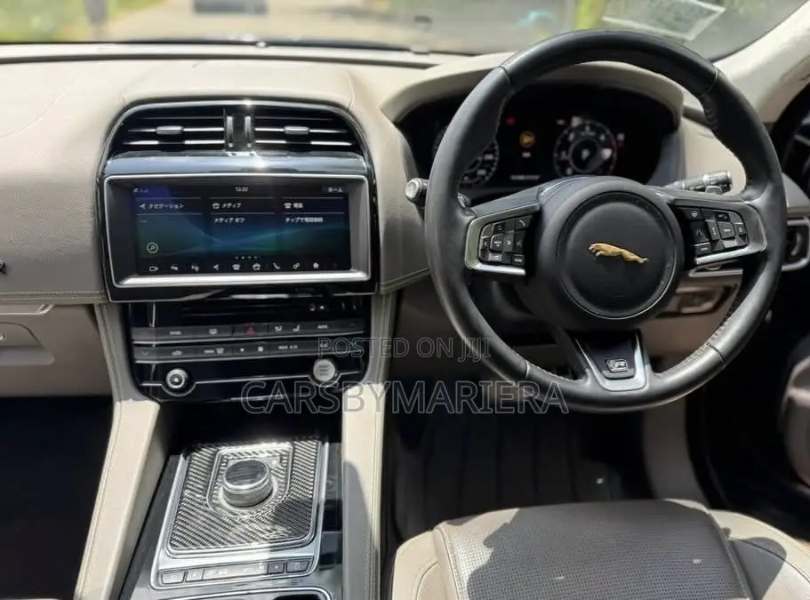 Jaguar F-Pace 2019 Blue