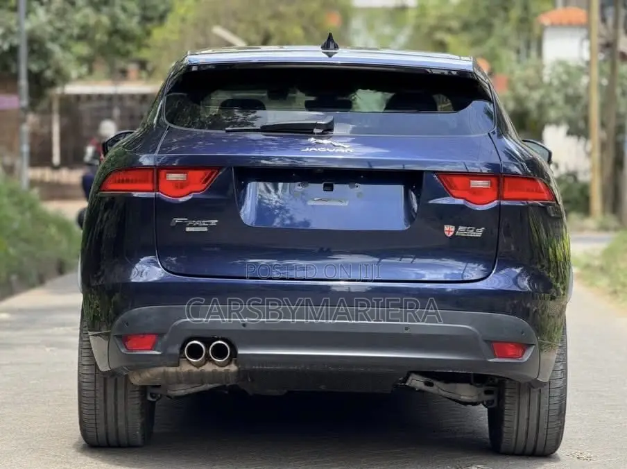 Jaguar F-Pace 2019 Blue