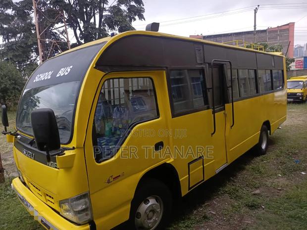 Isuzu NQR 2016 Yellow - thumbnail 2