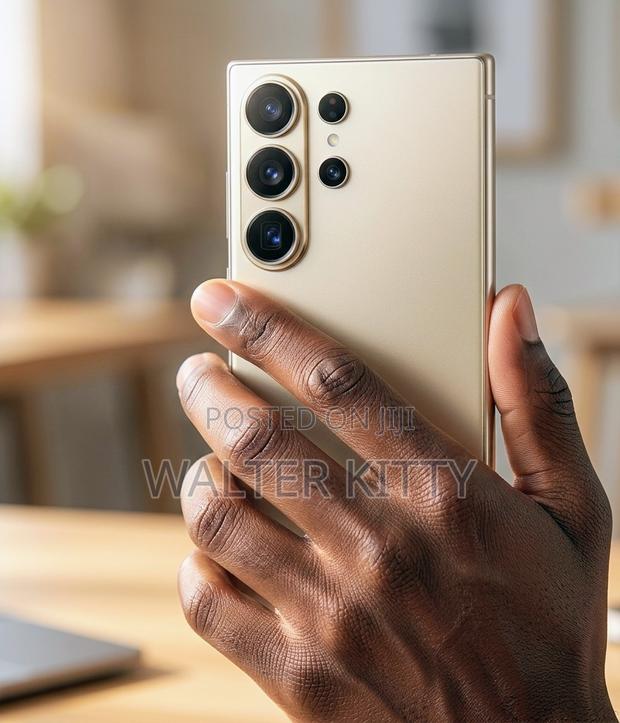 Samsung Galaxy S26 Ultra 5G 1 TB Gold - main view