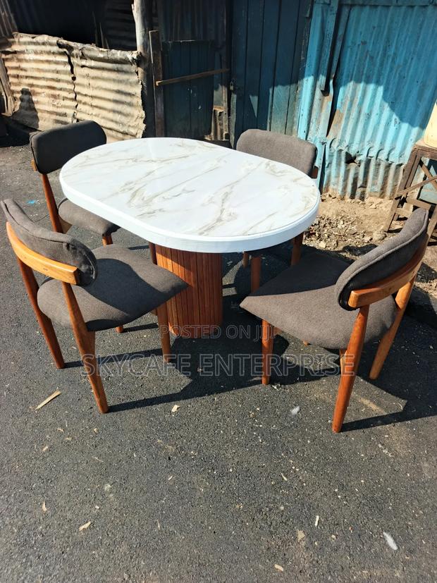 Modern Tapture 4 Seater With Marble Top - thumbnail 2