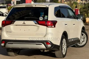 Mitsubishi Outlander 2020 White