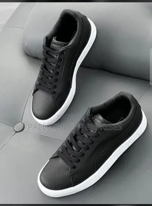 Puma Sneakers