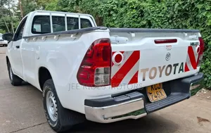 Toyota Hilux 2016 White