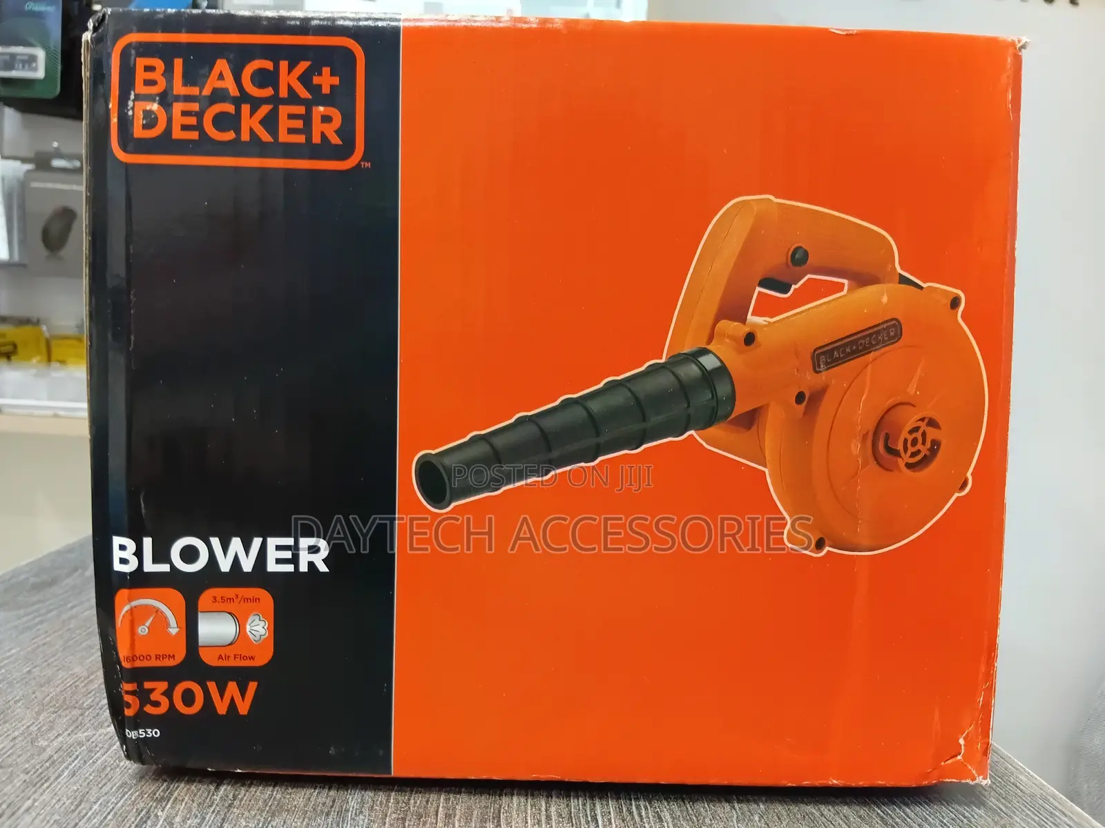 Black and Decker 530w Electric Blower- Black Red
