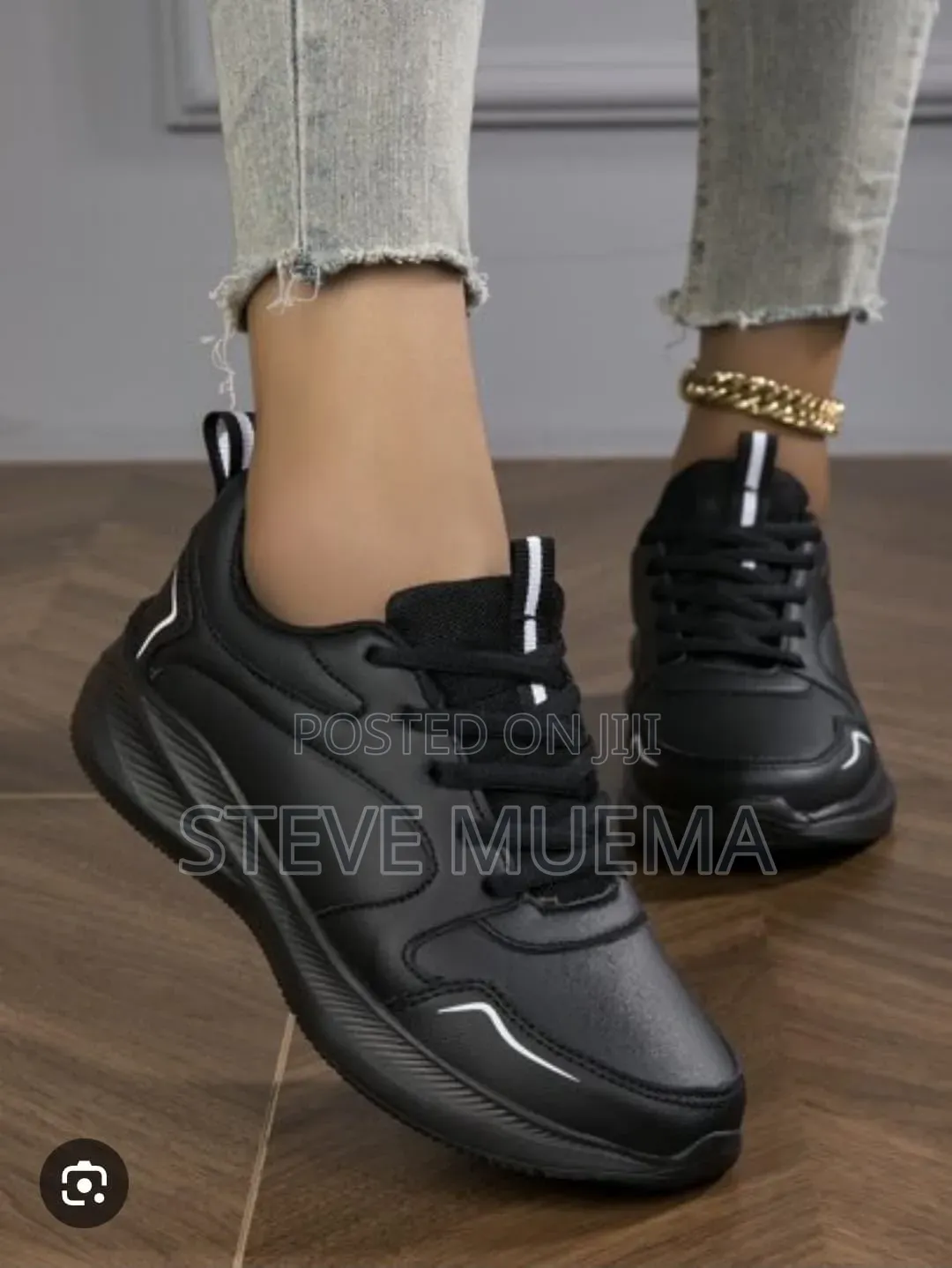 Ladies Sneakers.