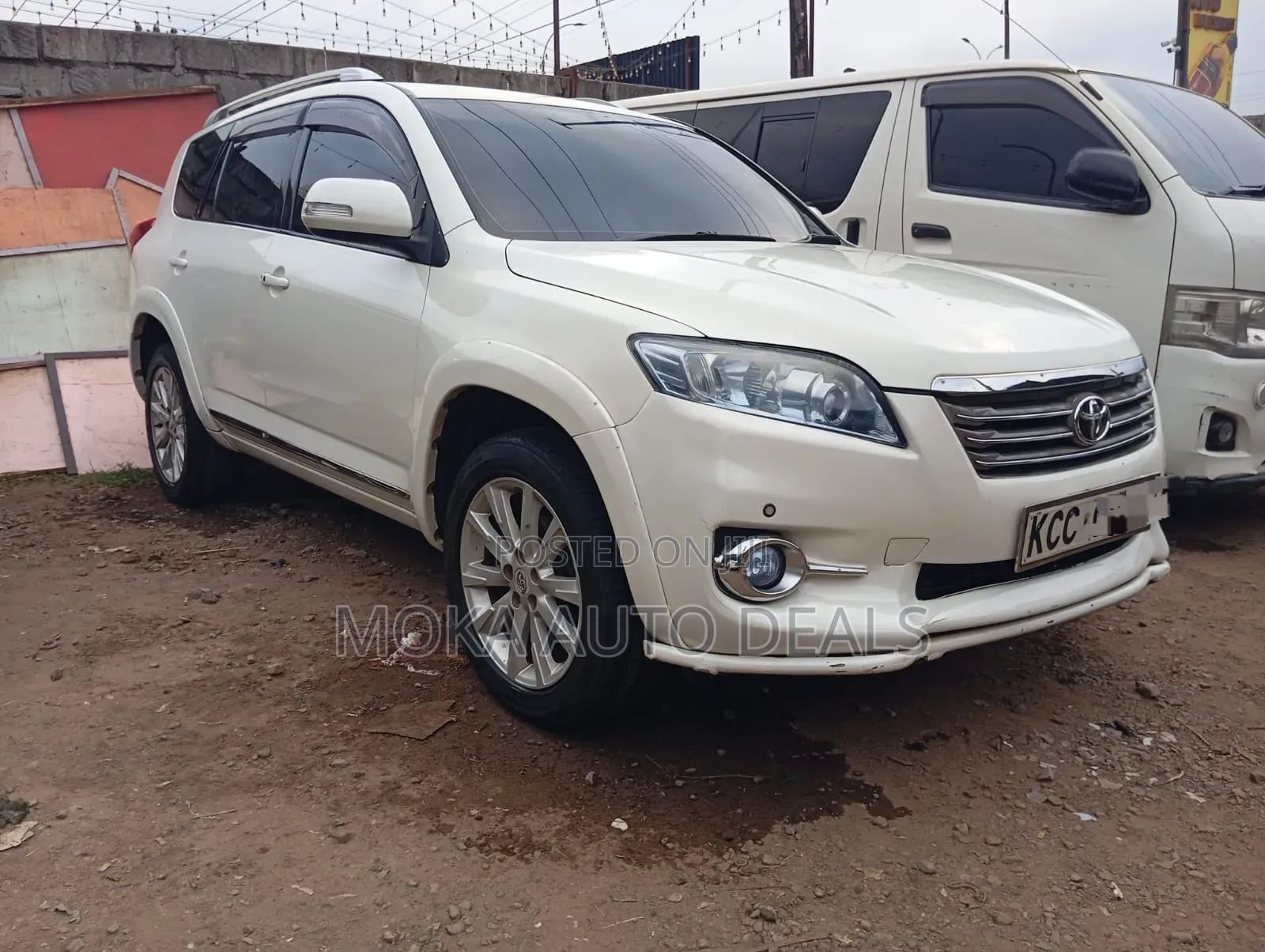 Toyota Vanguard 2010 White