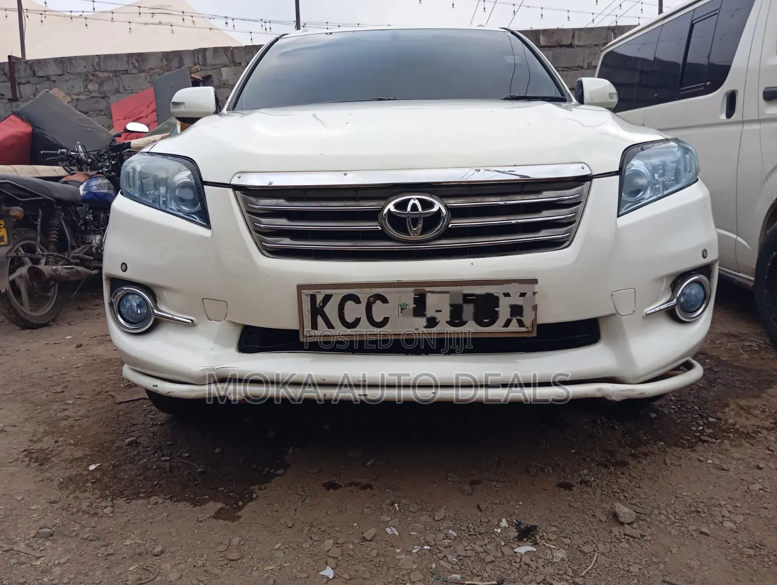 Toyota Vanguard 2010 White
