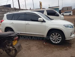 Toyota Vanguard 2010 White