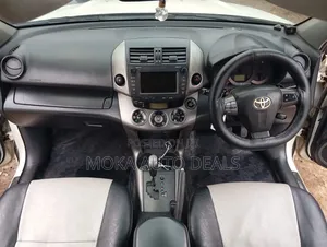 Toyota Vanguard 2010 White