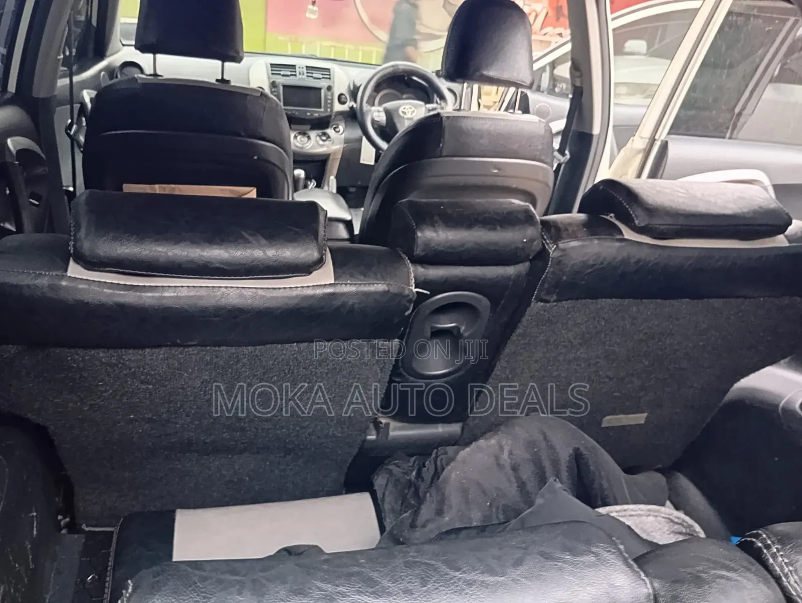 Toyota Vanguard 2010 White