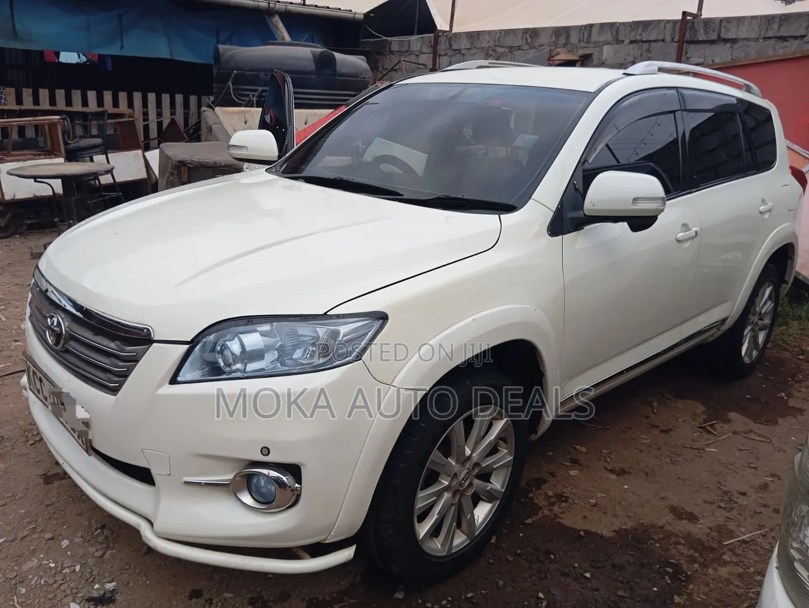 Toyota Vanguard 2010 White