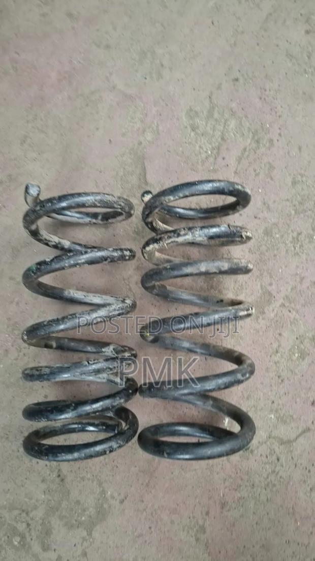 Mitsubishi Shogun Rear Springs - thumbnail 2