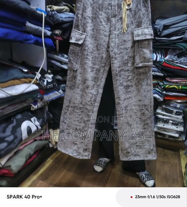 Quality Casual Unisex Double Side Pocket Baggy Sweatpants Available - thumbnail 3